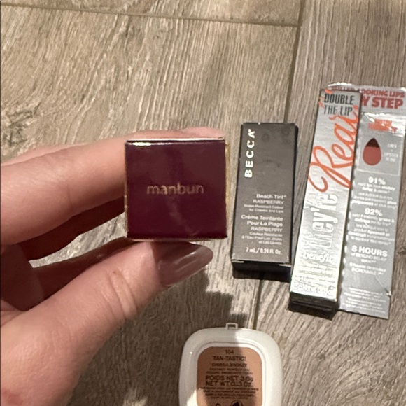 Make Up Bundle - Picture 3 of 7